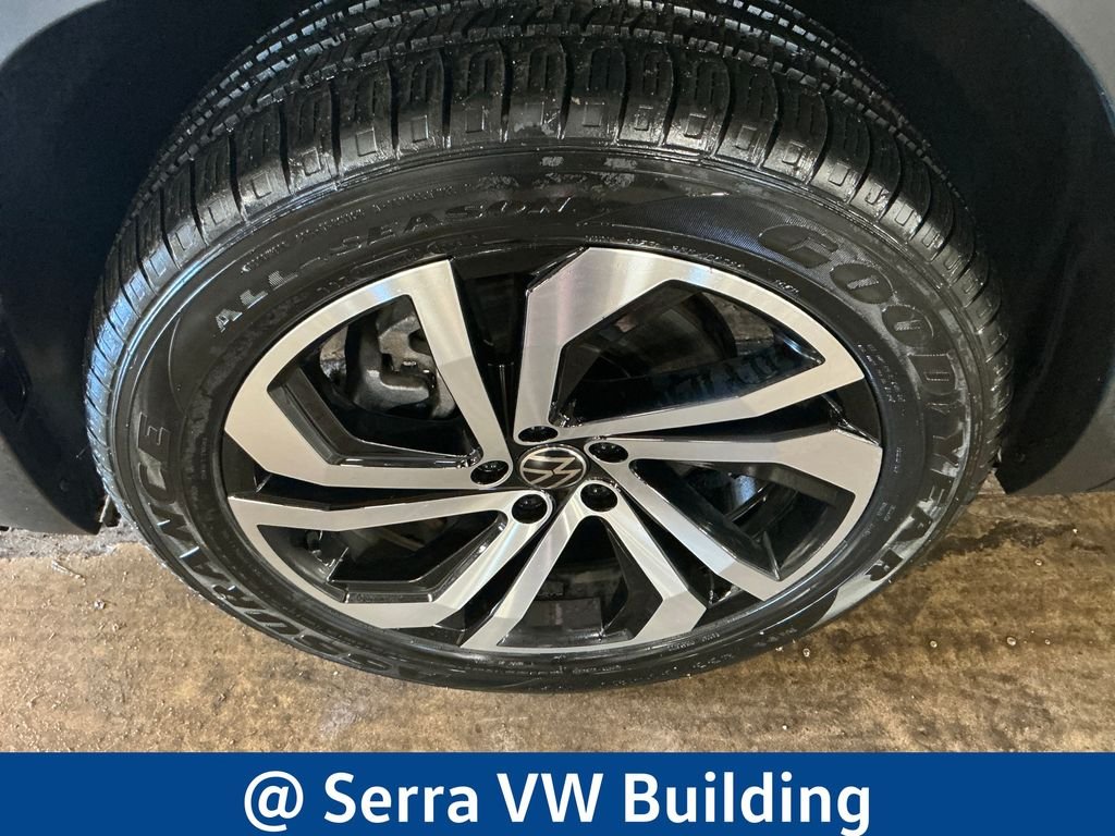 Used 2023 Gray Volkswagen SEL image 11