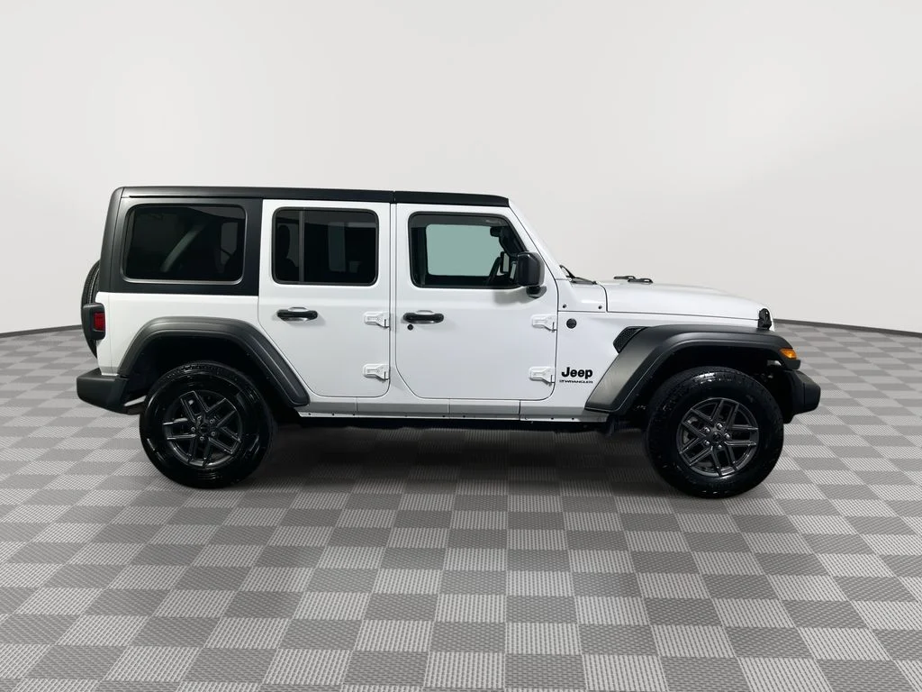 Used 2025 White Jeep Sport S image 9