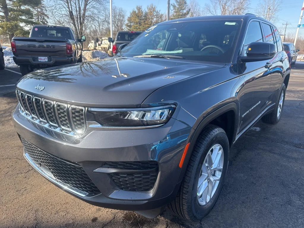 New 2026 Baltic Gray Metallic Clearcoat Jeep Laredo X image 8