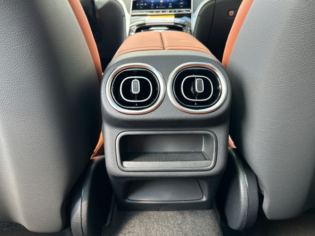 New 2027 Black Mercedes-Benz GLC 300 image 25