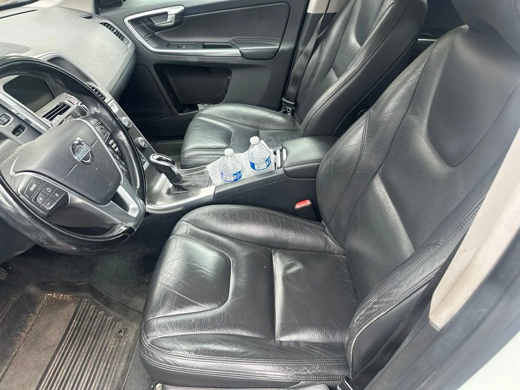 Used 2014 White Volvo  image 5