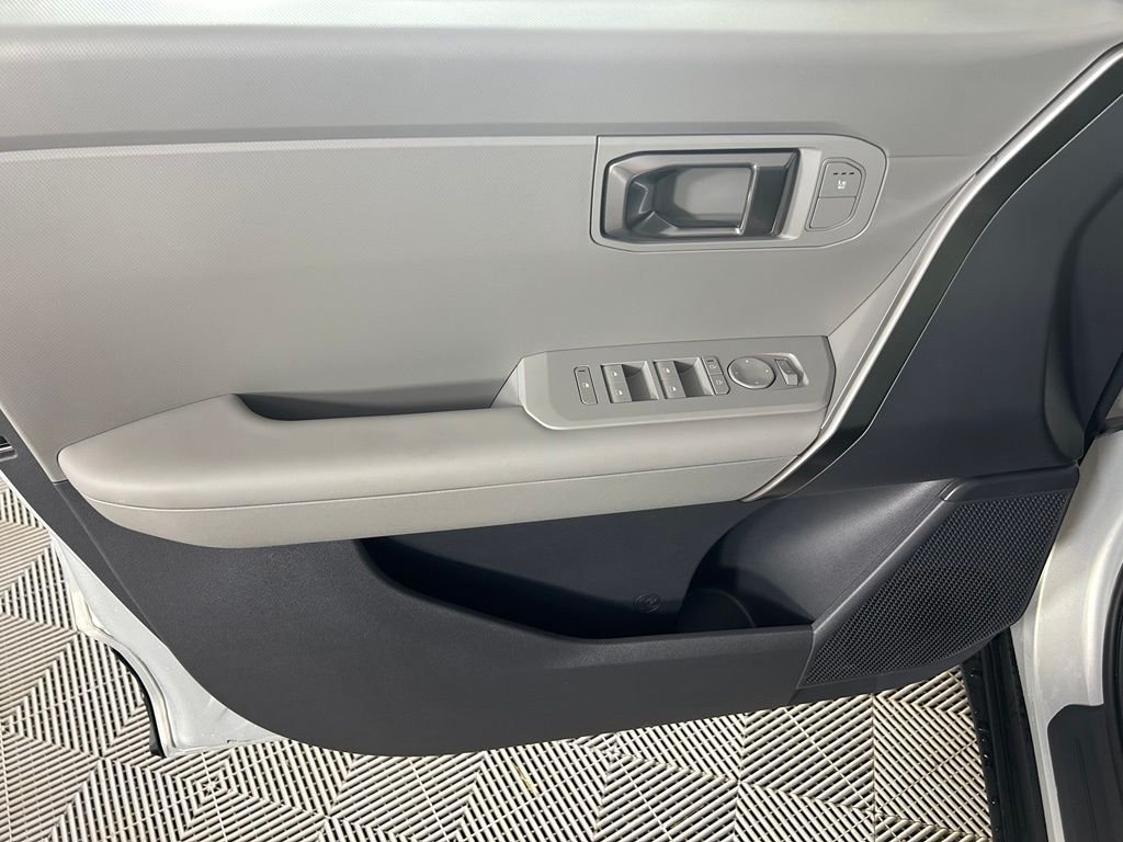New 2027 White Kia S image 9