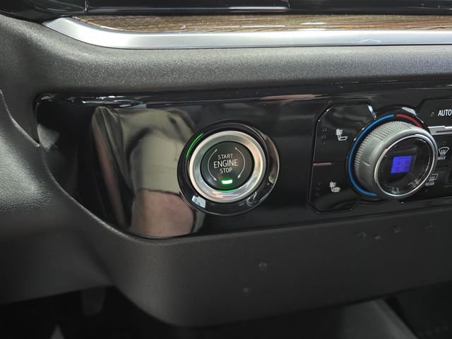 Used 2022 Black Chevrolet LT image 21