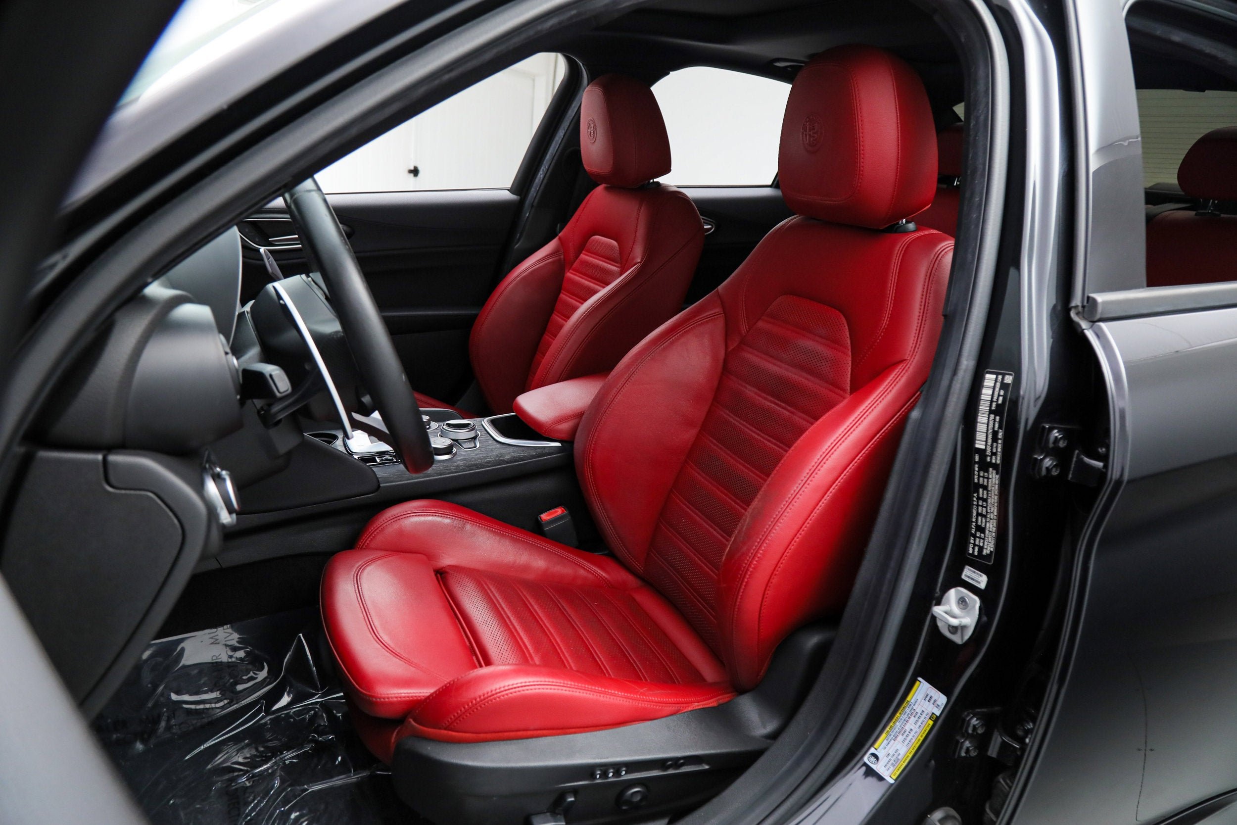 Used 2022 Black Alfa Romeo  image 19