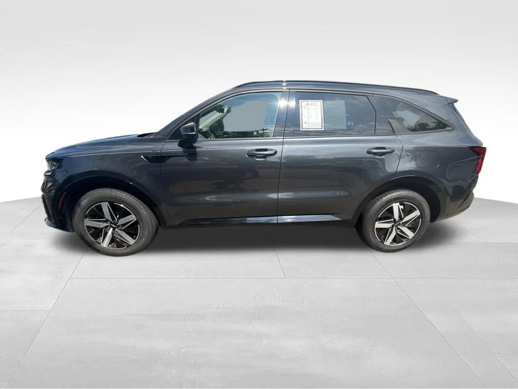 Used 2023 Gray Kia S image 3