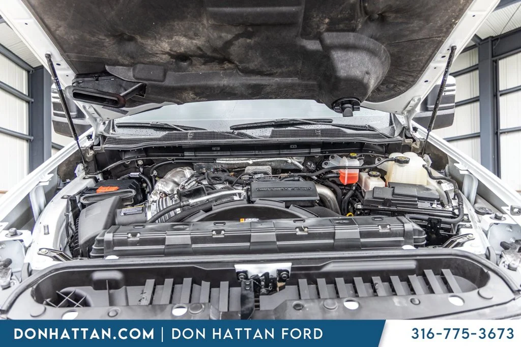 Used 2025 White Chevrolet High Country image 34