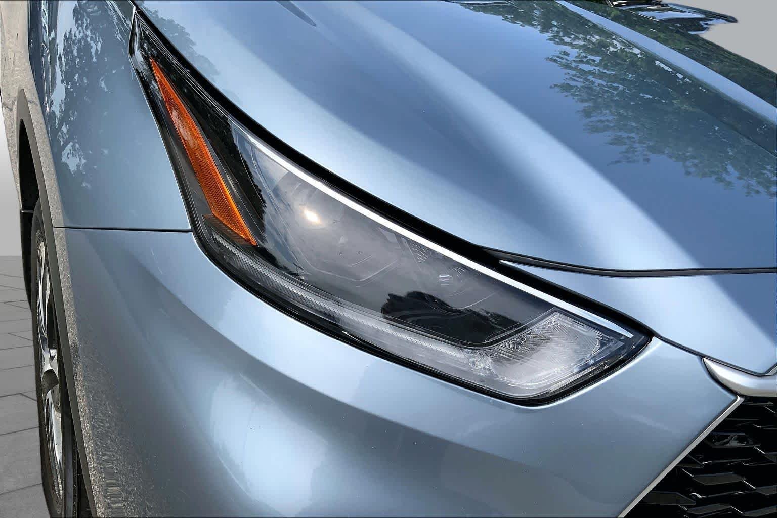 Used 2021 Moon Dust Toyota XLE image 27