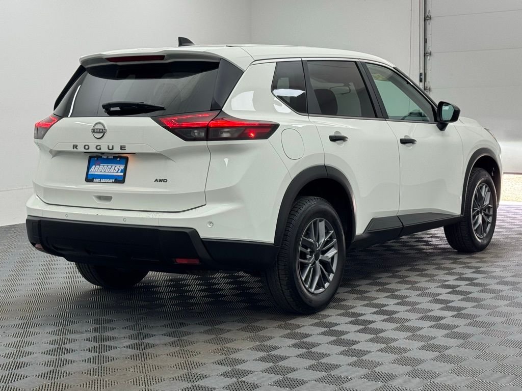 Used 2024 Glacier White Nissan S image 6
