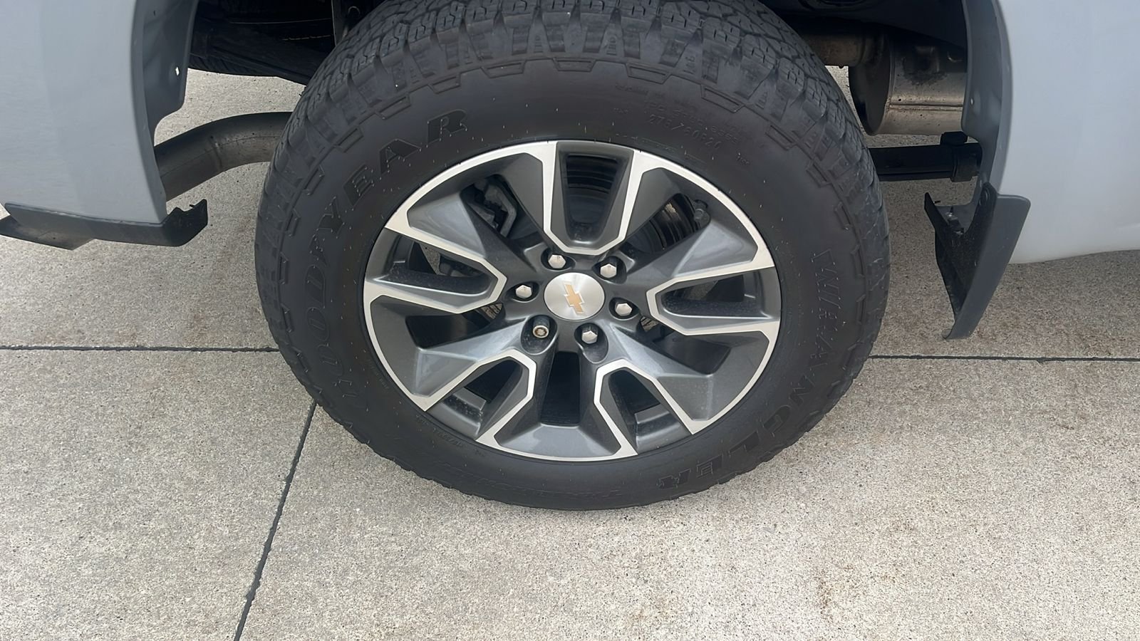 Used 2024 Gray Chevrolet LT image 10