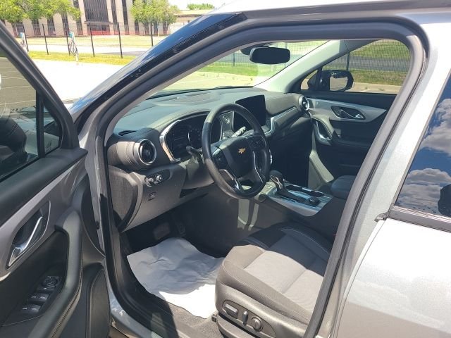 Used 2023 Gray Chevrolet LT image 5