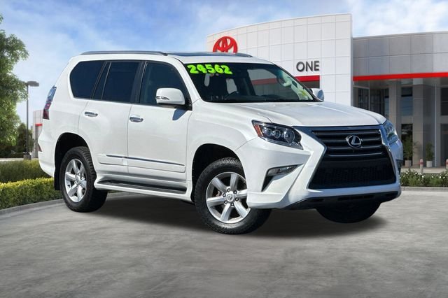 Used 2017  Lexus 460 image 2