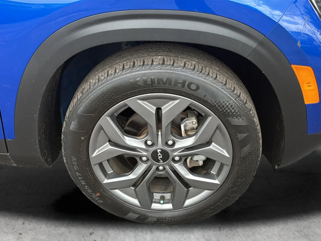 Used 2024 Blue Kia S image 24