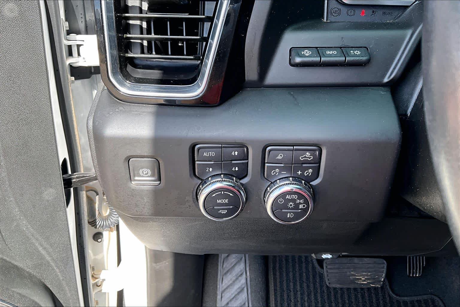 Used 2023 White Frost Tricoat GMC Denali Ultimate image 33