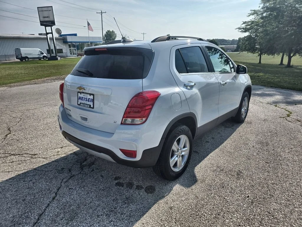 Certified Used 2020 SUMMIT WHITE Chevrolet LT image 13