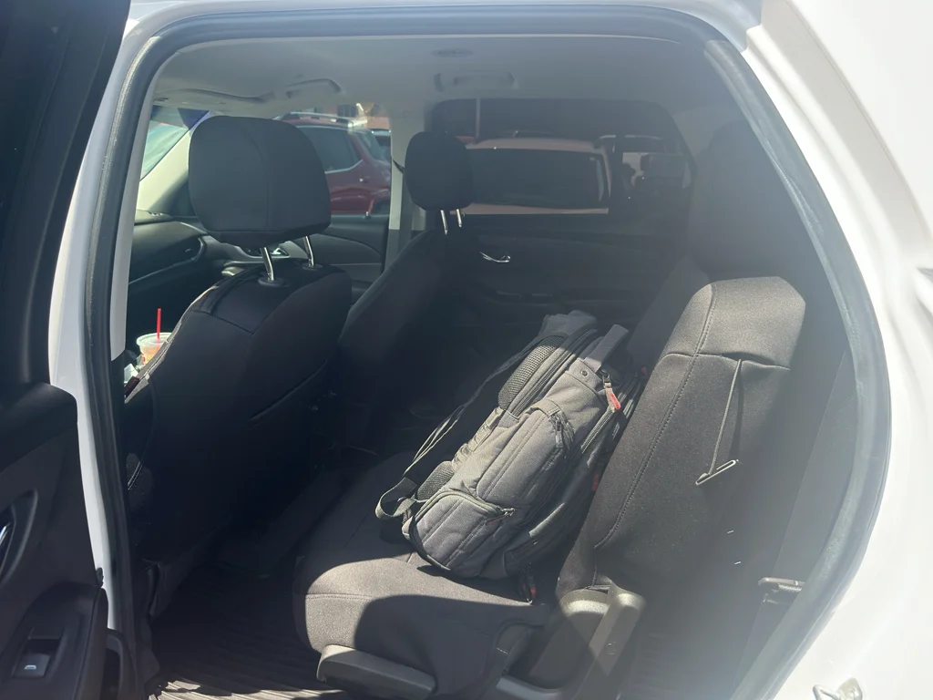 Used 2019 IRIDESCENT PEARL TRICOAT Chevrolet LT Cloth image 7