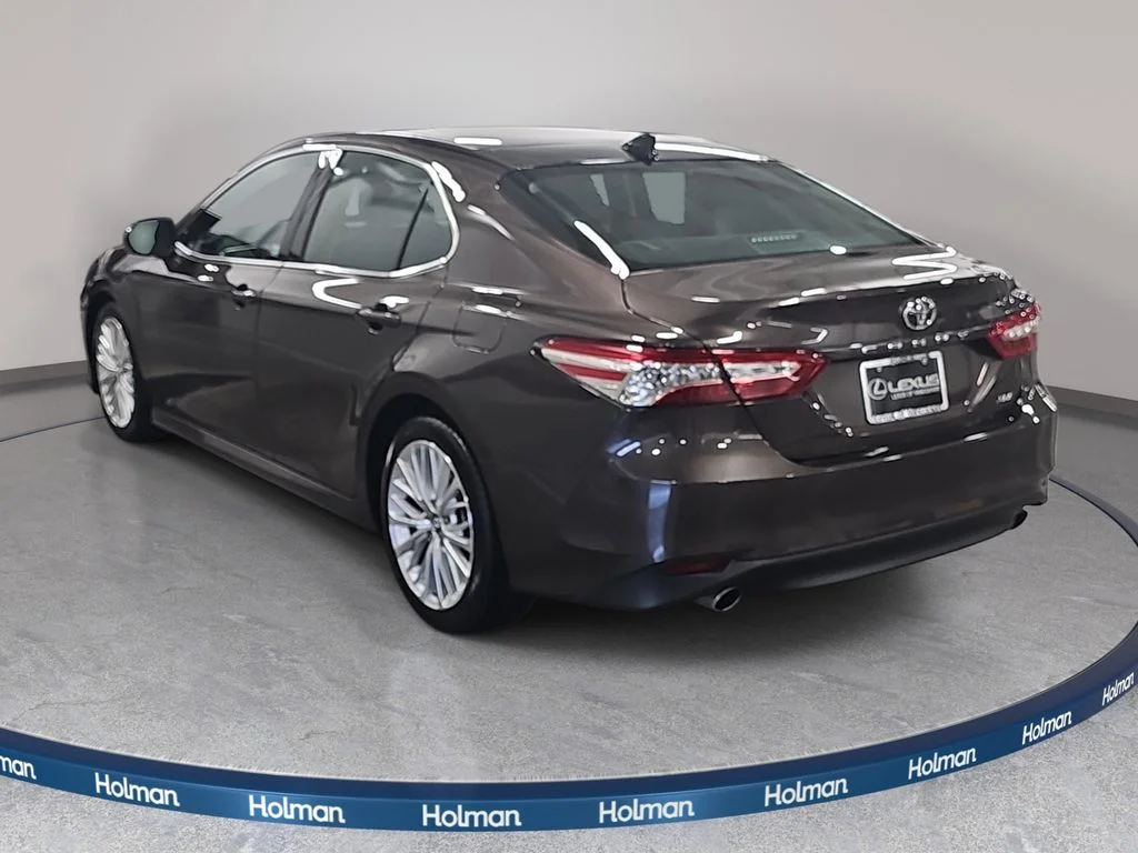 Used 2018 Brown Toyota XLE image 8