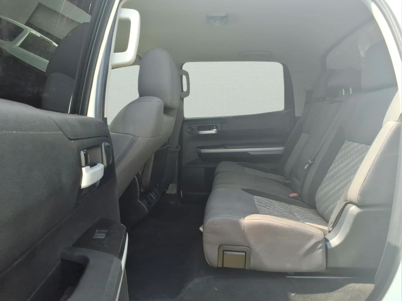 Used 2020 Super White Toyota SR5 image 4