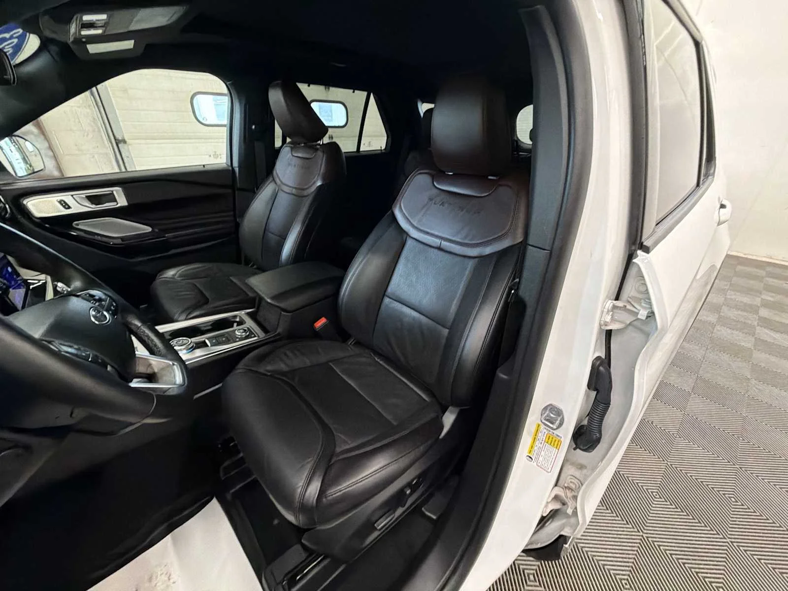 Used 2023 Star White Metallic Tri-Coat Ford Platinum image 13