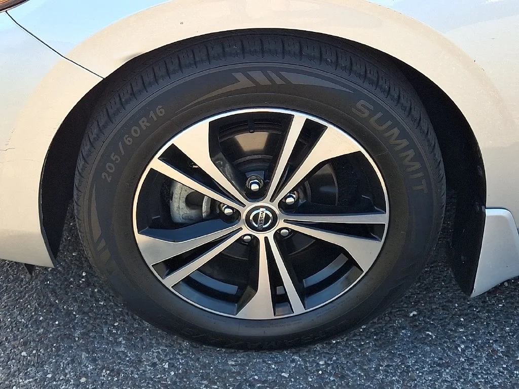 Used 2021 Silver Nissan SV image 29