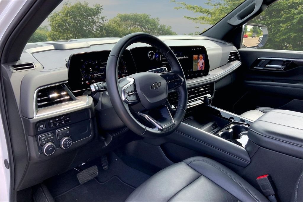 Used 2025 Beige Chevrolet Z71 image 17