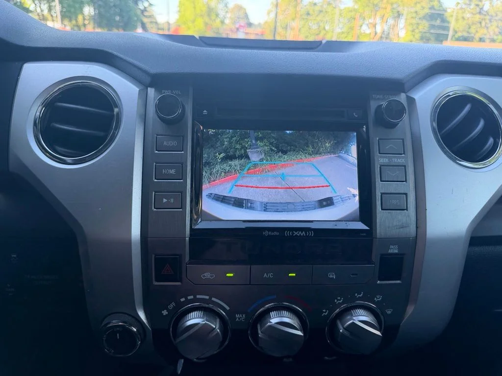 Used 2018 Super White Toyota SR5 image 19