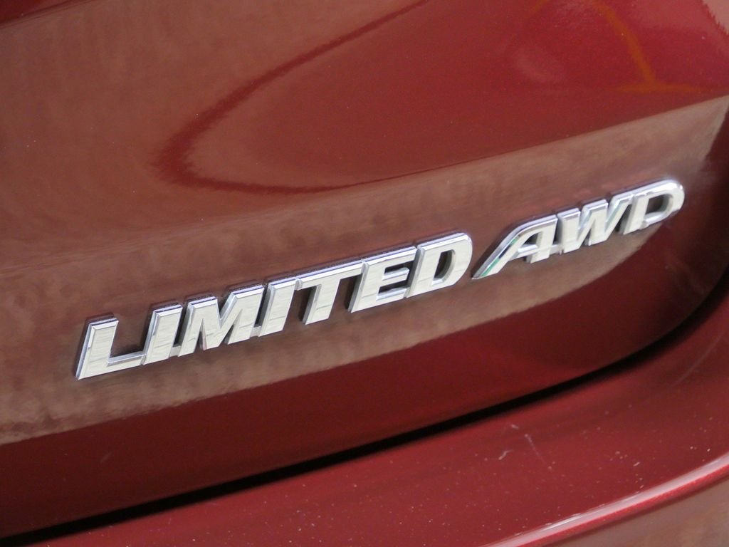 Used 2015 Red Toyota Limited image 13