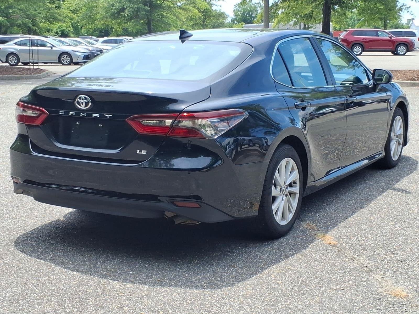 Used 2024  TOYOTA  image 11