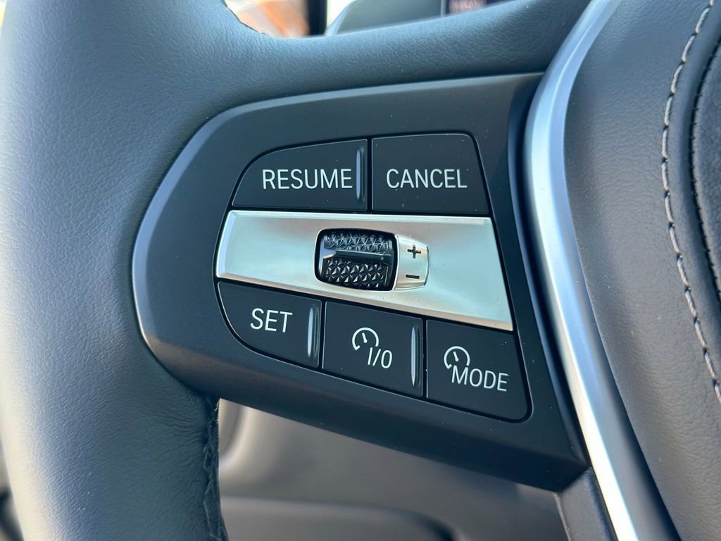 New 2026 Black Sapphire Metallic BMW xDrive40i image 31