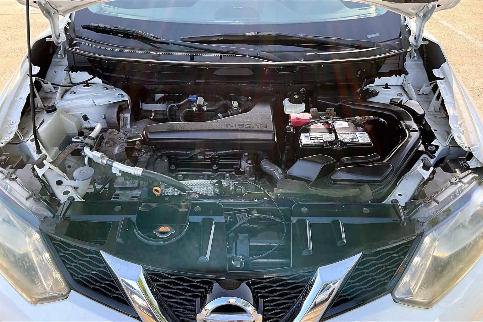 Used 2016 Pearl White Nissan SL image 31