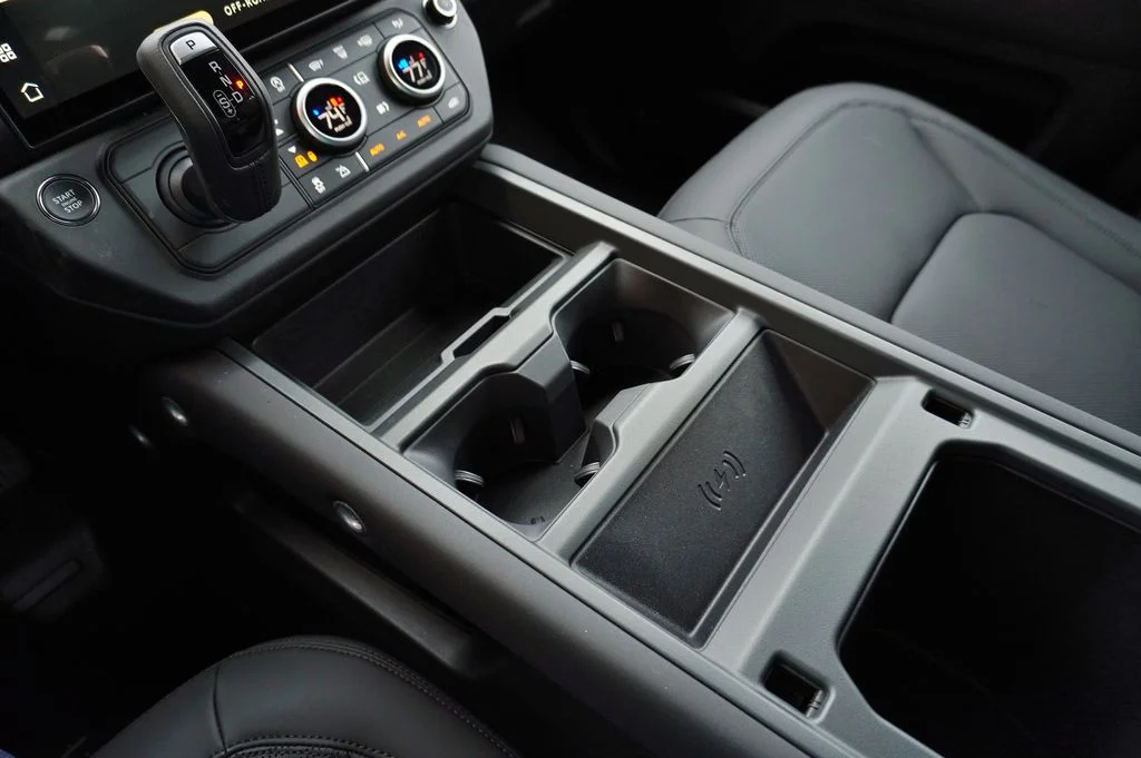 New 2026 Santorini Black Land Rover X-Dynamic SE image 27