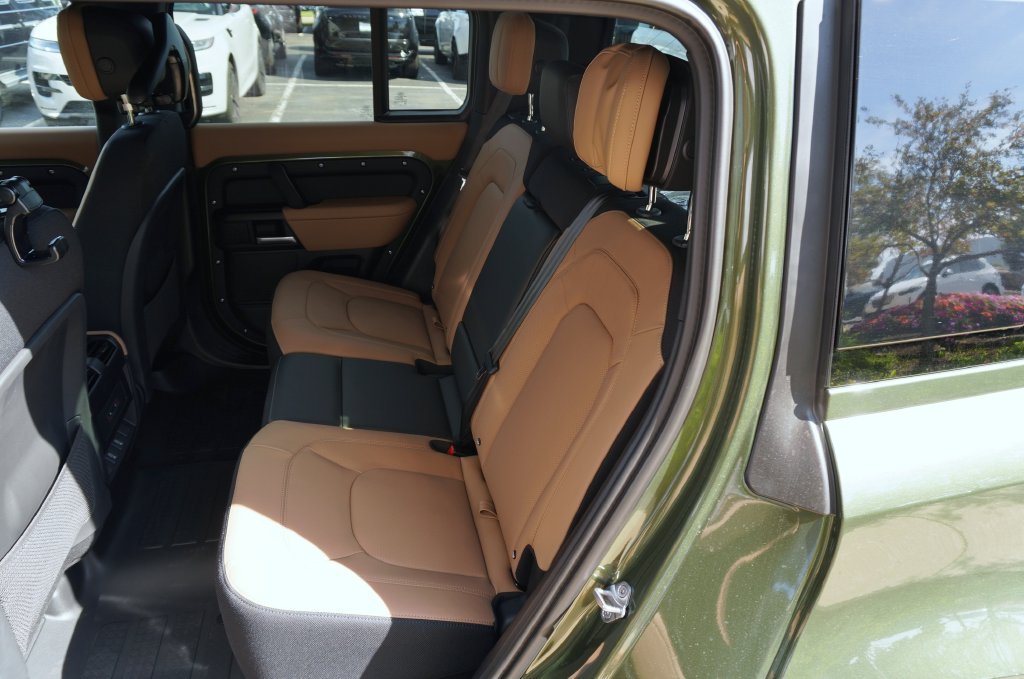 New 2026 Woolstone Green Land Rover X image 33