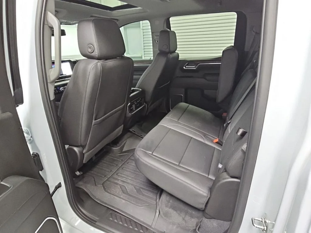 2026 GMC Sierra 1500 SLT - Photo 33