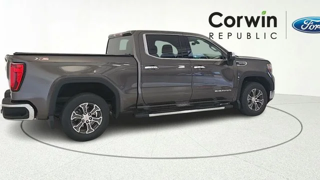 Used 2019 Smokey Quartz Metallic GMC SLT image 8