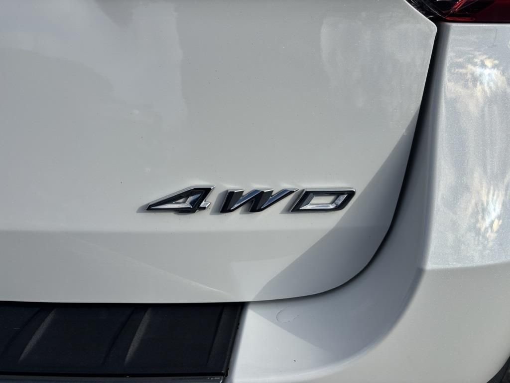 Certified Used 2022 White Metallic Ford XLT image 13