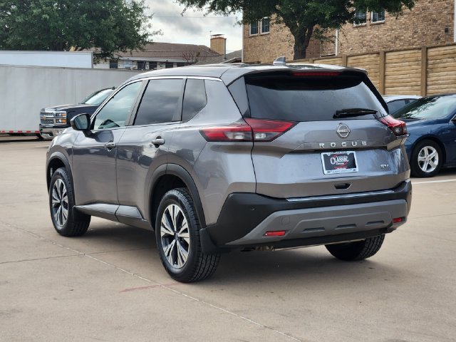 Used 2023 Gray Nissan SV image 3