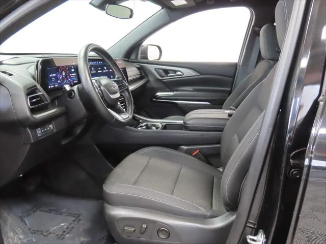 2025 Chevrolet Traverse LT - Photo 13