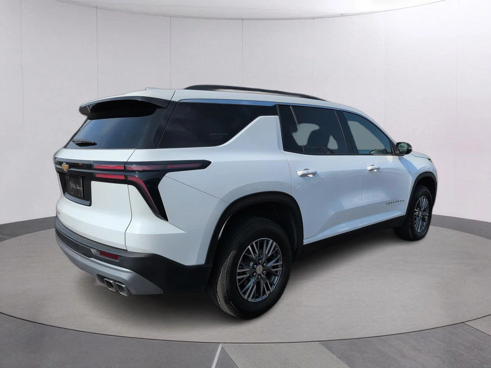 Used 2025 Summit White Chevrolet LT image 7