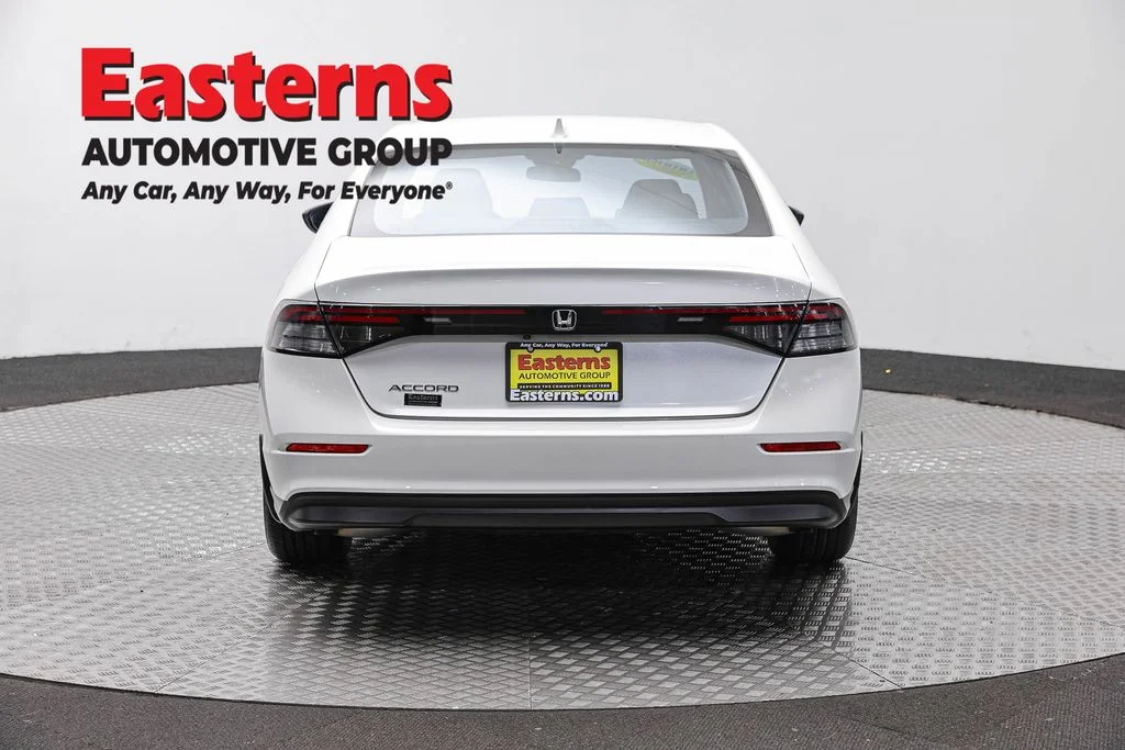 Used 2023 White Honda LX image 6