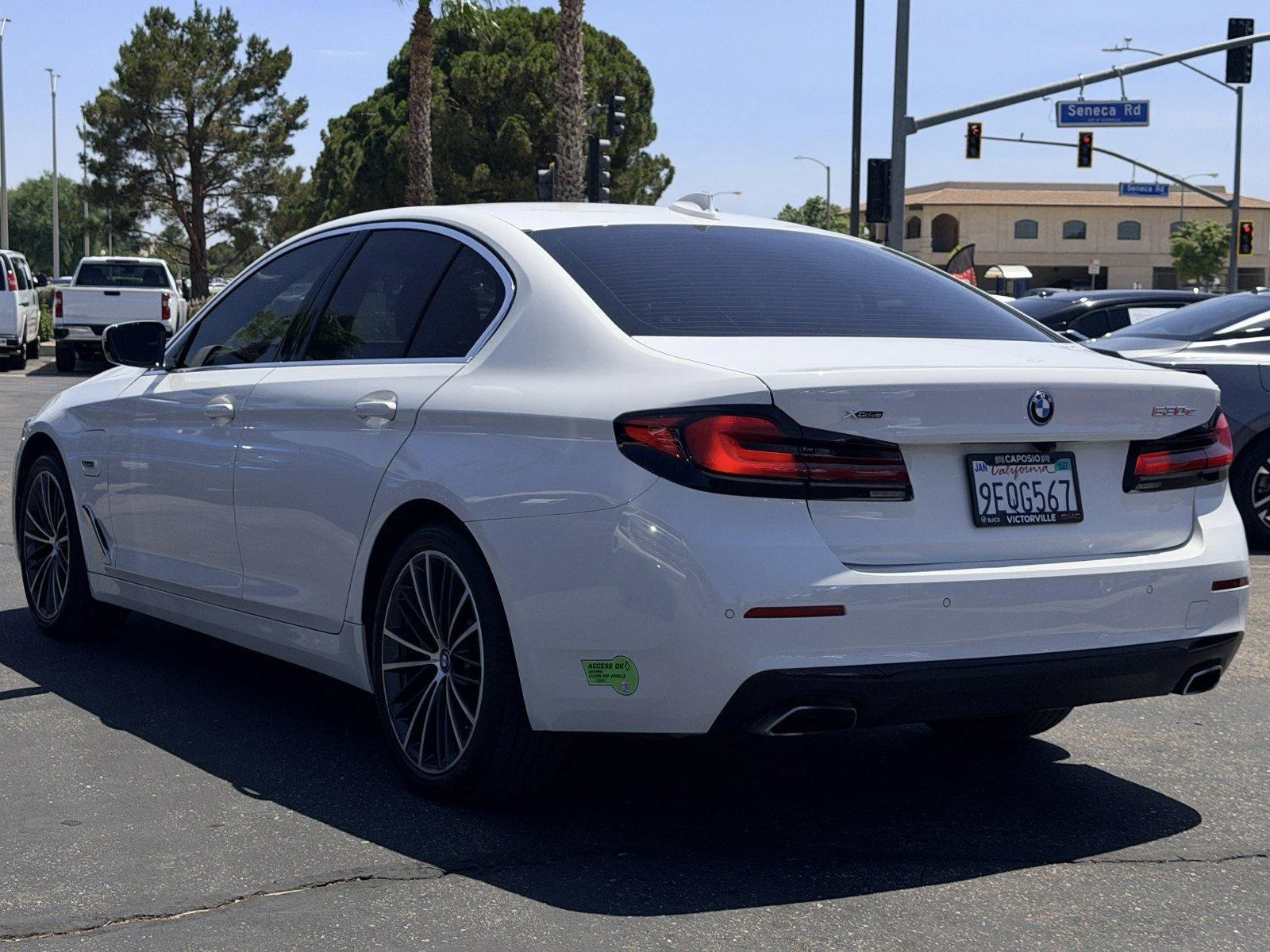 Used 2023 Alpine White BMW 530e xDrive image 4