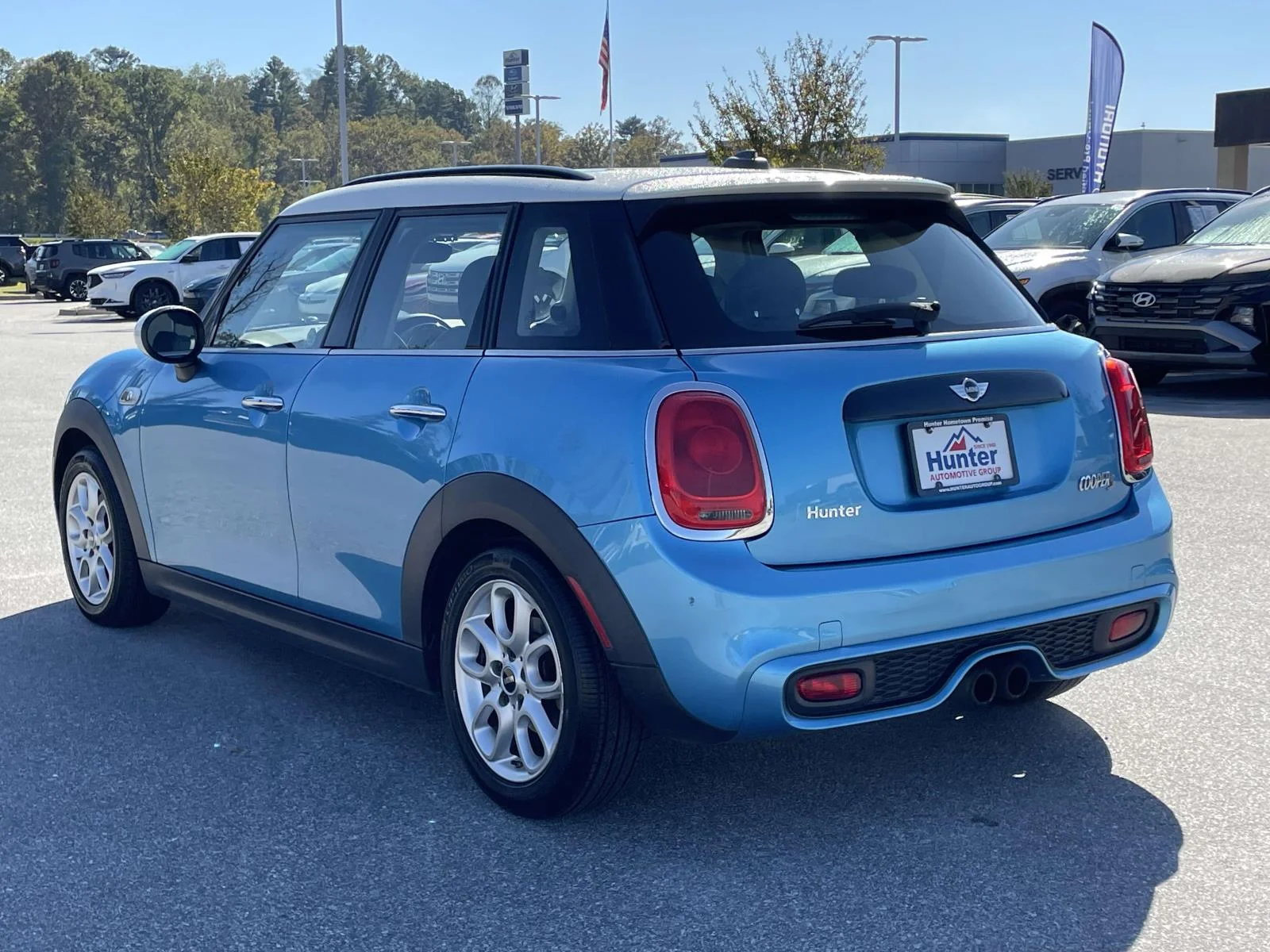 Used 2015 Electric Blue Metallic MINI S image 27