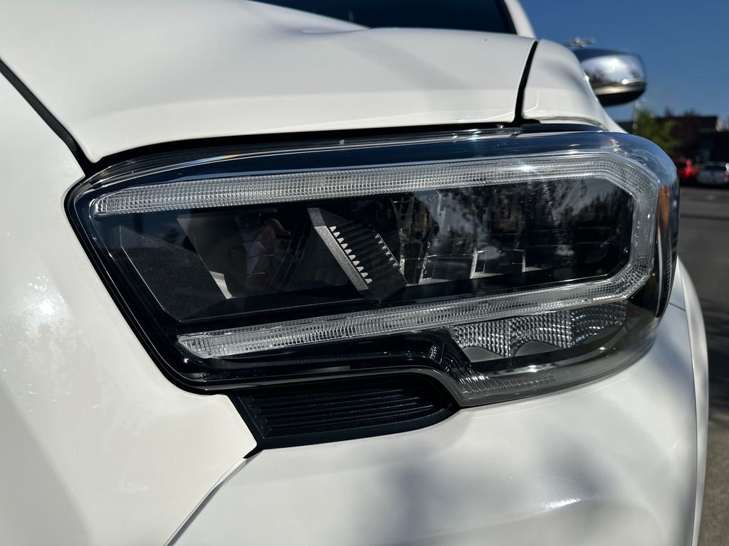 Used 2023 Ice Toyota Limited image 9