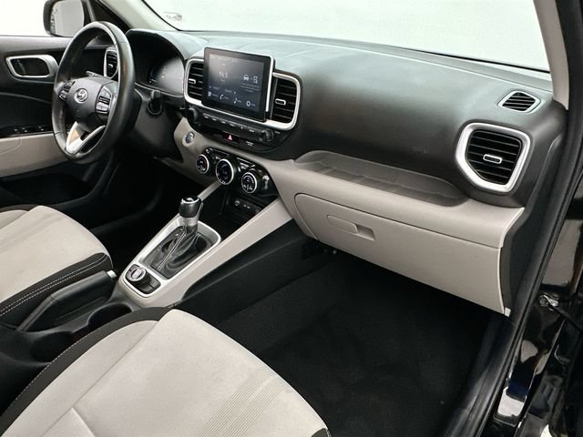 2025 Hyundai Venue SEL - Photo 13