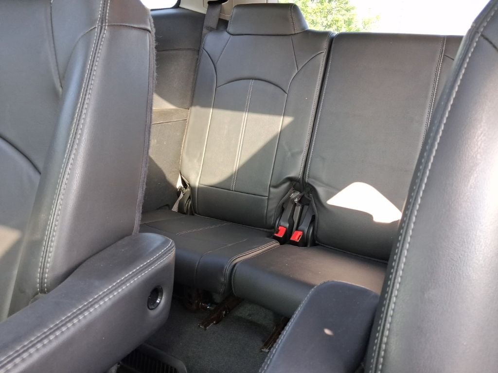 Used 2016 Silver Chevrolet 2LT image 28