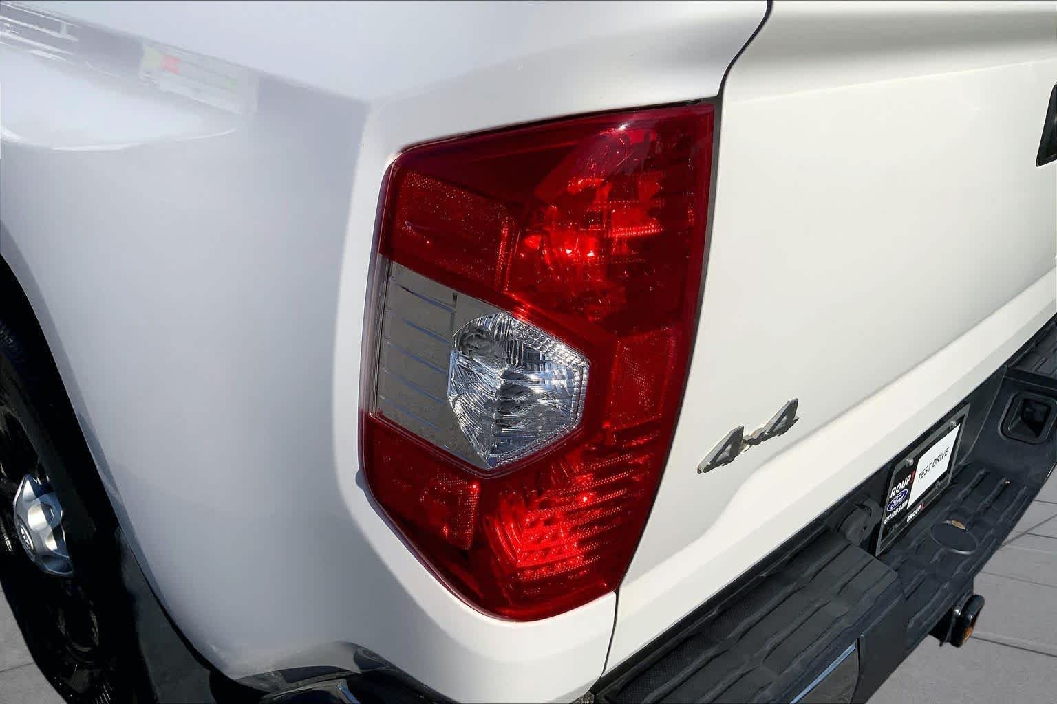 Used 2021 Super White Toyota SR5 image 27