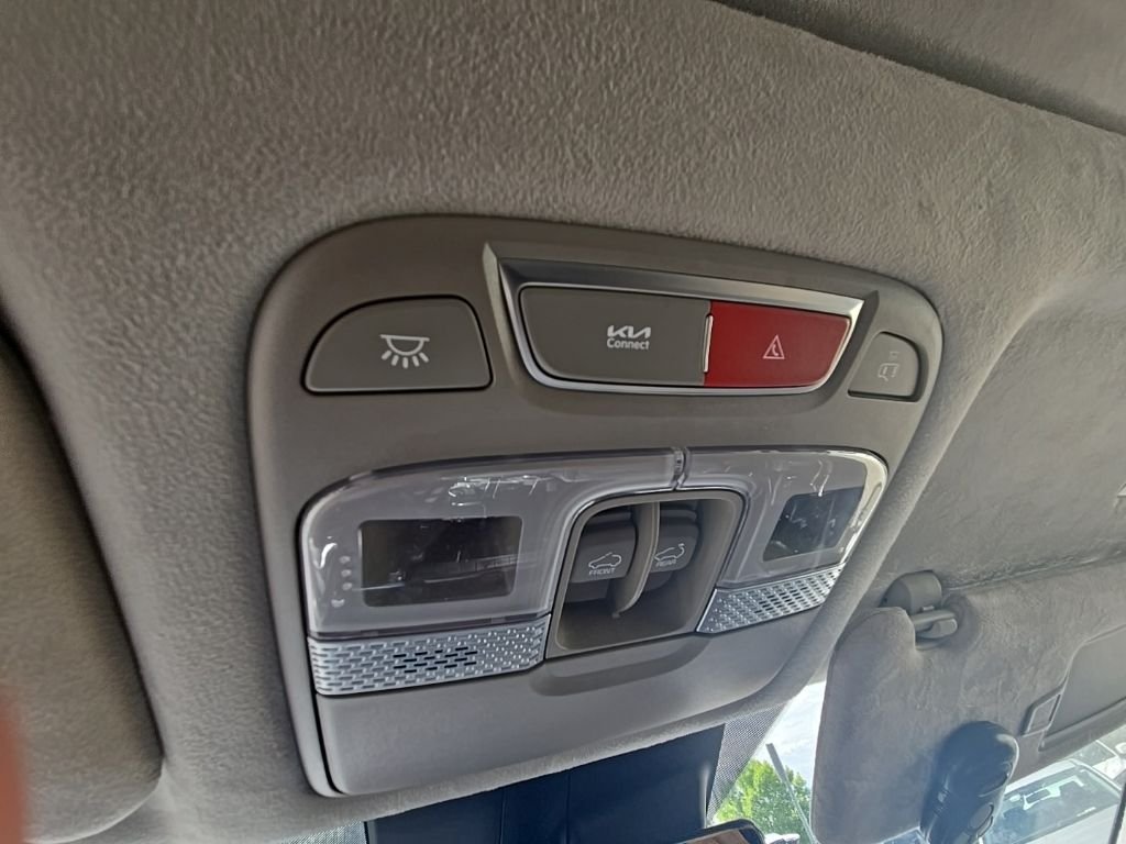 Used 2024 White Kia SX-Prestige image 19