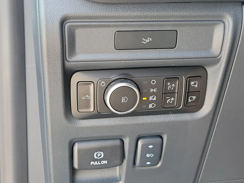 New 2026 Agate Black Metallic Ford Tremor® image 32