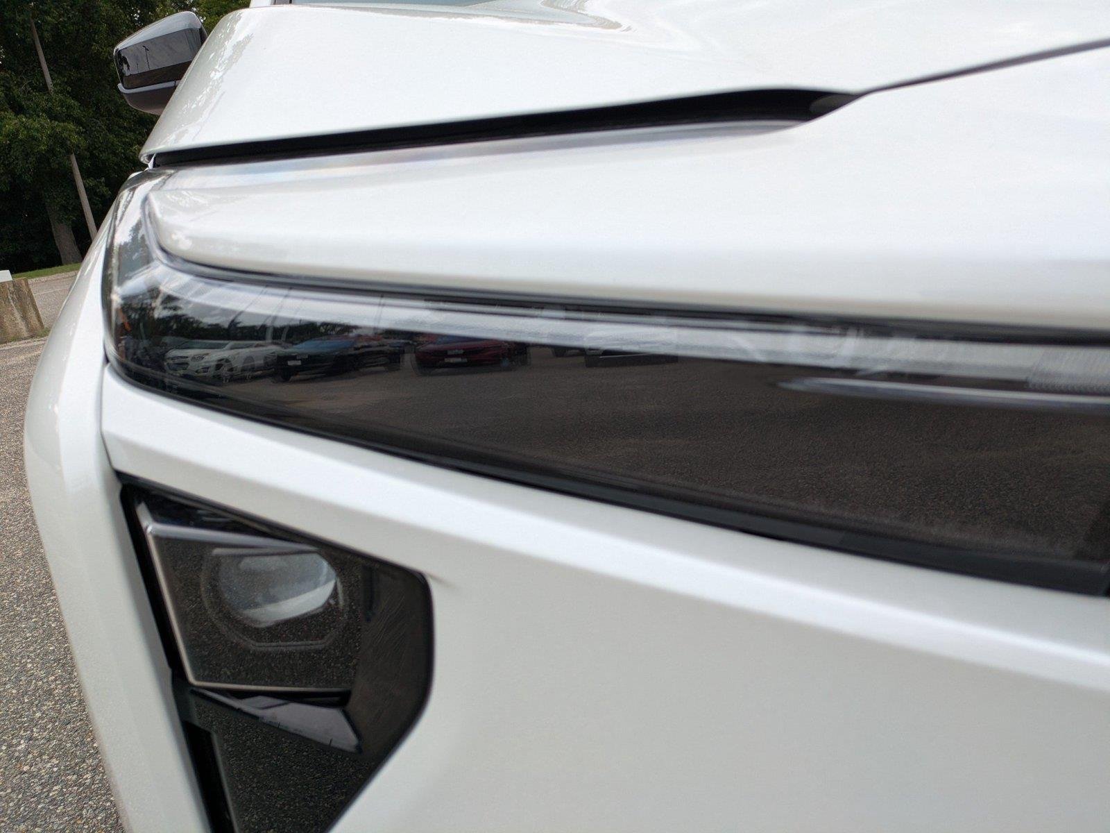 New 2026 Wind Chill Pearl Toyota XLE image 10