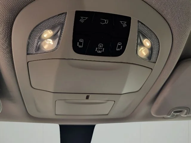 Used 2022 White Chrysler LX image 26