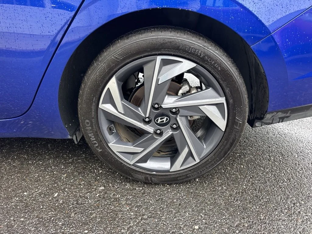 Used 2025 Blue Hyundai SEL Sport image 15