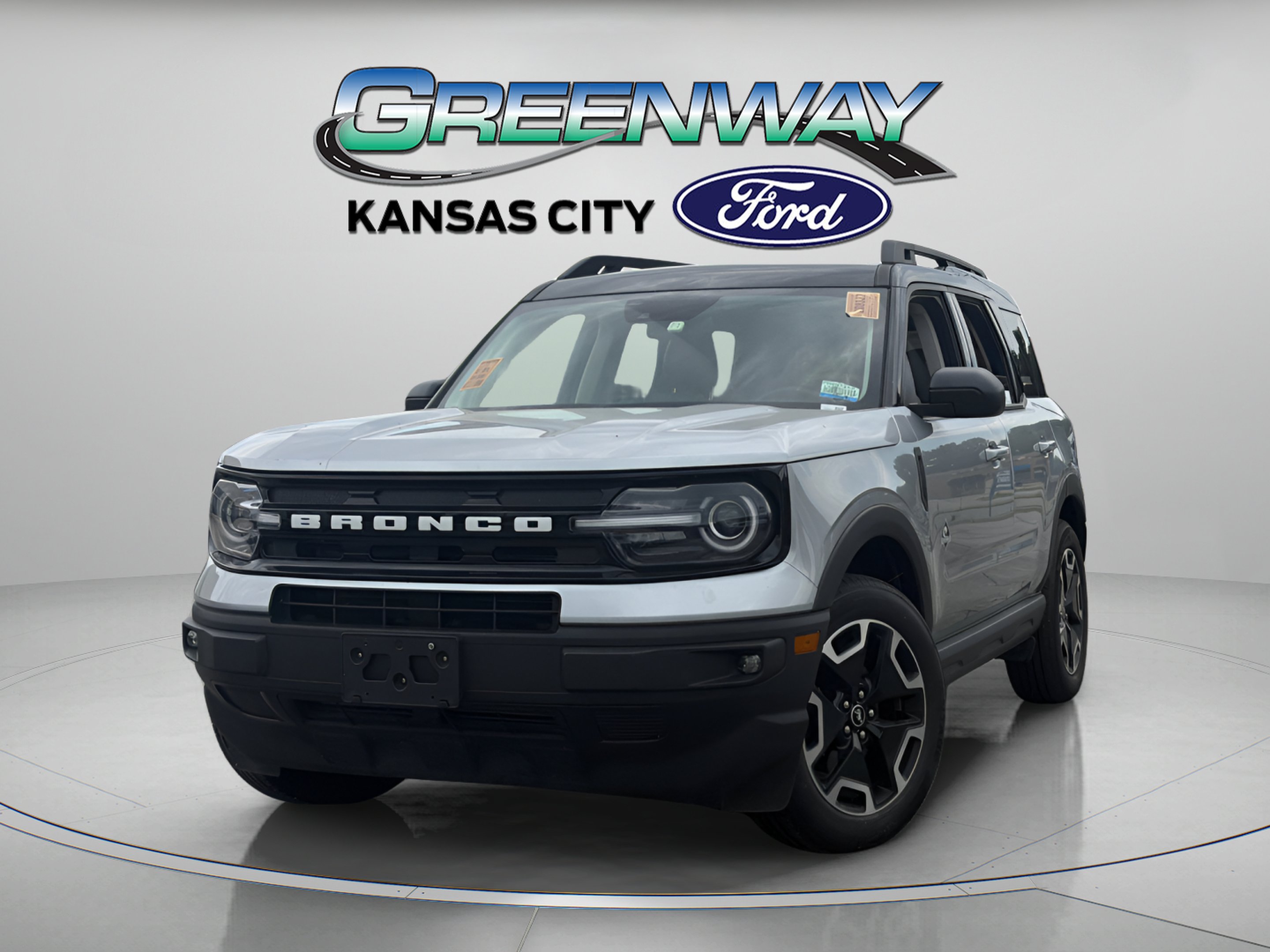 Used 2023 Silver Metallic Ford Outer Banks image 7